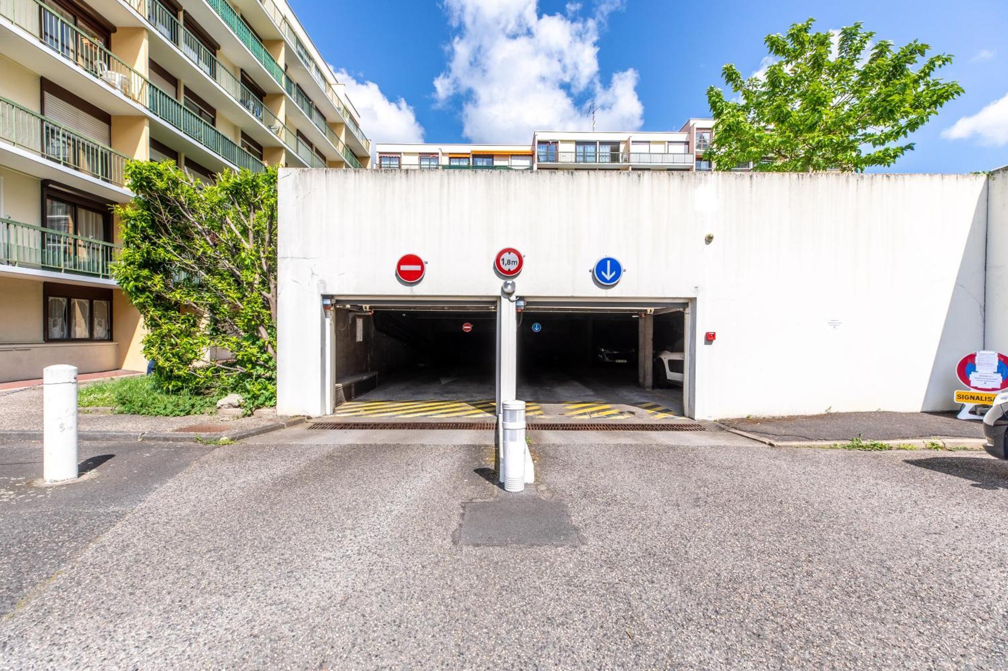 *Cocoon Area* Confort & Parking Clermont-Ferrand Bagian luar foto